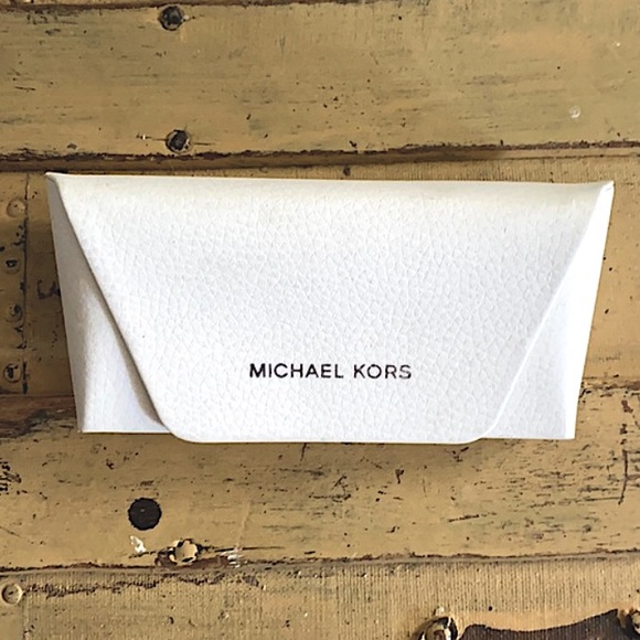 🕶 MICHAEL KORS IVORY LEATHER SUNGLASSES HARD CASE - Picture 5 of 6